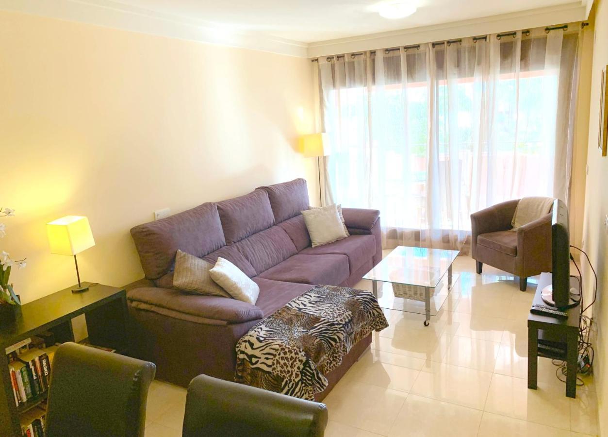Salinas. Apartment For 4. Terrace/Parking/Pools/Gym/4Mins Beach Estepona Luaran gambar