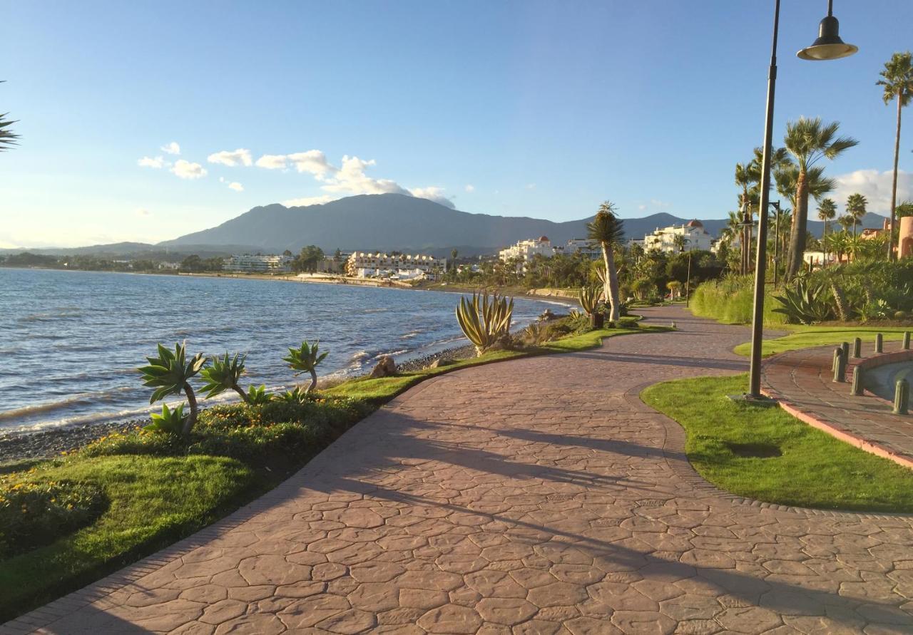 Salinas. Apartment For 4. Terrace/Parking/Pools/Gym/4Mins Beach Estepona Luaran gambar