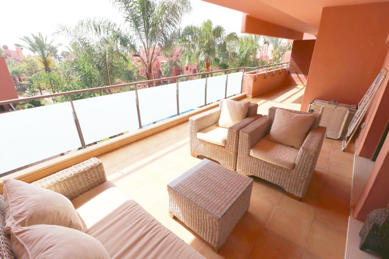 Salinas. Apartment For 4. Terrace/Parking/Pools/Gym/4Mins Beach Estepona Luaran gambar